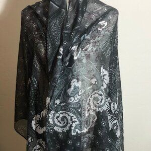 Unleash Your Inner Elegance with Our Serene Bloom Scarf!
